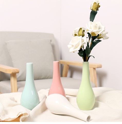 Mini Clay Vase Diy, Clay Vase Diy, Cute Centerpieces, Ceramic Bud Vases, Creative Vase, Pastel Mini, Closet Cabinet, Flower Window, Diy Water