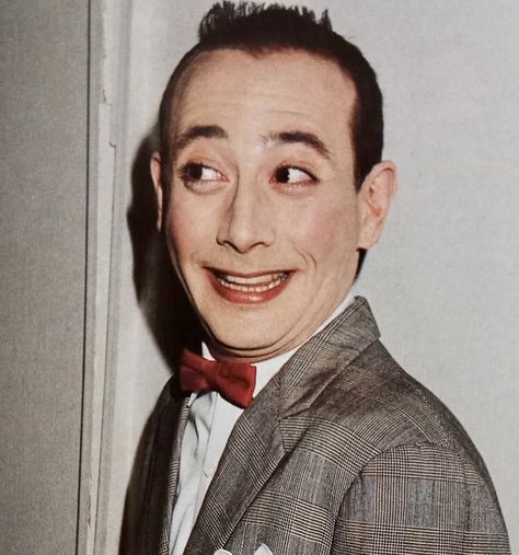 Paul Reubens as Pee-wee Herman in the 80s. I don’t know where this picture was taken at. Pee Wee, Peewee Herman Wallpaper, Peewee Herman Shoes, Pee Wee Herman Costumes, Pee Wee Herman Drawing, Paul Reubens Pee Wee Herman, Pee Wee's Playhouse, Paul Reubens, Tim Burton Characters