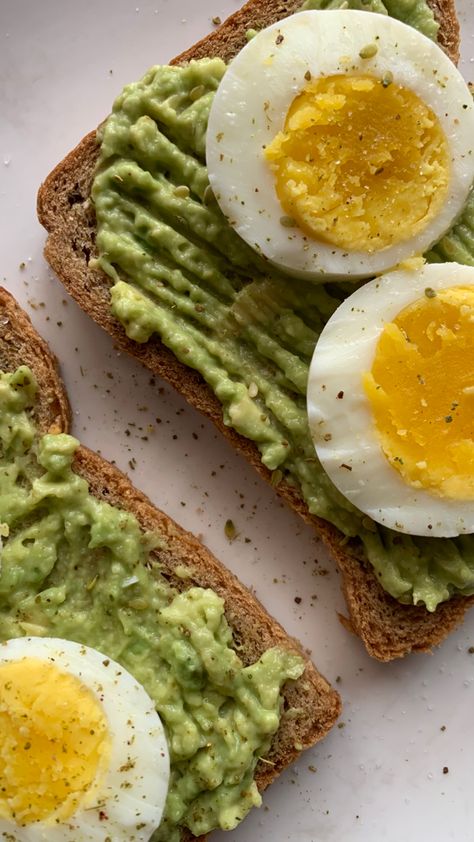 Avocado Lunch Recipes, Avocado Snack Ideas, Avocado Pasta Recipes, Avocado Breakfast Recipes, Plant Avocado, Egg Toast Breakfast, Avocado Salads, Recipes Avocado, Salad Avocado