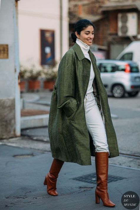 Tall Brown Boots Outfit, Tall Boots Outfit, Brown Boots Outfit, Caroline Issa, Dress Like A Parisian, Tall Brown Boots, Paris Dresses, Street Fashion Photography, Fashion Editor