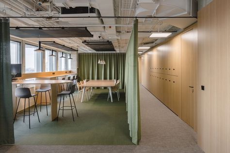 English Office, Innovation Hub, Multifunctional Space, Studio Interior Design, Flexible Space, Studio Interior, Office Interior Design, Madrid Spain, Meeting Room