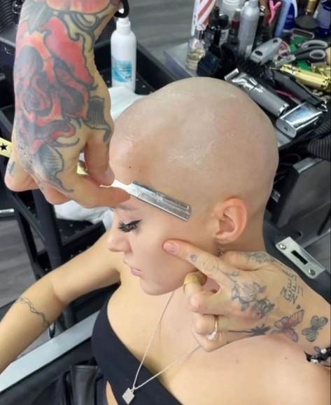 Shave Eyebrows, Girls With Shaved Heads, Bald Head Women, Shaved Hair Cuts, Shaved Head Women, Long Hair Images, Shave Her Head, Bald Girl, Shaved Nape