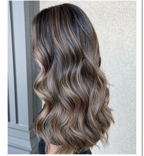 Ashy Dimensional Balayage, Pelo Color Ceniza, Bronde Babylights, Dark Brown To Blonde, Brown Balayage Hair, Highlights Brown Hair Balayage, Balayage Hair Caramel, Highlights For Dark Brown Hair, Perfect Blonde Hair