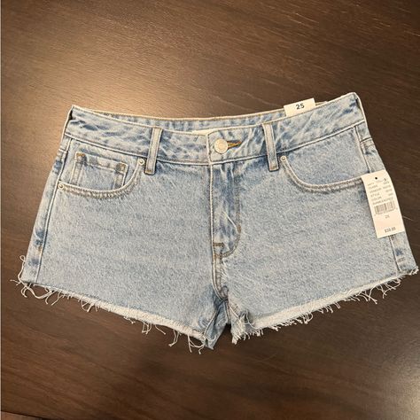 Pacsun Low Rise Denim Shorts Size 25. Brand New With Tags Low Rise Denim Shorts, Cute Jean Shorts, Low Rise Jean Shorts, Pacsun Mom Jeans, Low Rise Jean, Pacsun Shorts, Short Jean, Mom Jeans Shorts, Low Rise Shorts