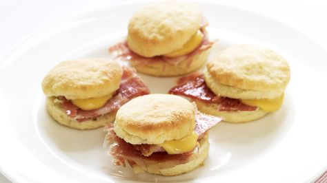 Yeast makes these biscuits light and airy. Add a smear of Brooke's Mustard Dip and a slice of country ham for a delicious breakfast sandwich. Angel Biscuits, Martha Stewart Recipes, Biscuits Recipe, Biscuit Recipe, Puddings, Fajitas, Yummy Breakfast, Martha Stewart, Buttermilk