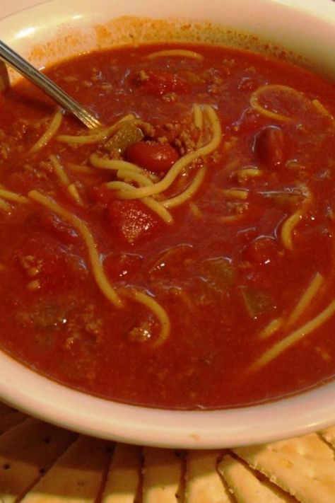 Chili Over Spaghetti, Chili With Spaghetti Noodles, Chili With Noodles, Spaghetti Soup, Chili Soup, Spaghetti Noodles, Hamburger Meat, No Bean Chili, Chopped Onions