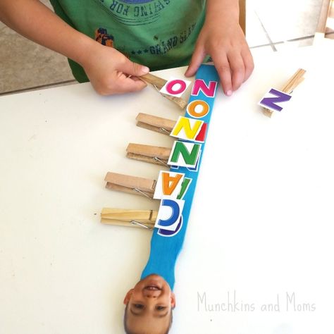 Name activities for preschoolers - clothespin na Hats For Chickens, Name Activities For Preschoolers, Clothes Pin Activities, Name Activities Preschool, Preschool Names, Name Practice, Paint Stir Sticks, Name Recognition, Morning Activities