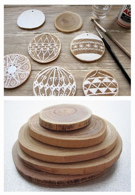 Christbaum"kugeln"                                                                                                                                                                                 Mehr Navidad Natural, Jul Diy, Wood Cookies, Wooden Christmas Crafts, Wooden Christmas Decorations, Wood Slice Crafts, Navidad Diy, Natural Christmas, Wooden Christmas Ornaments