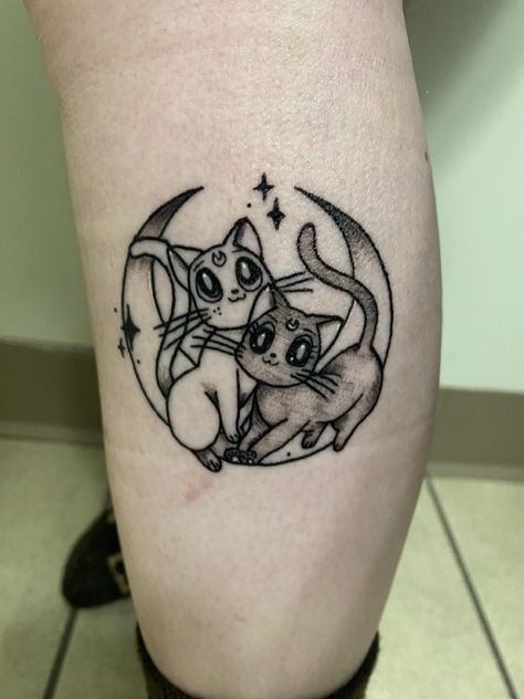 #sailormoon #tattooideas #luna #artemis #animetattooideas #cartoontattoo Luna And Artemis Tattoo, Sailor Moon Tattoo Ideas, Artemis Tattoo, Moon Tattoo Ideas, Luna Artemis, Sailor Moon Tattoo, Luna And Artemis, Badass Tattoos, Cartoon Tattoos