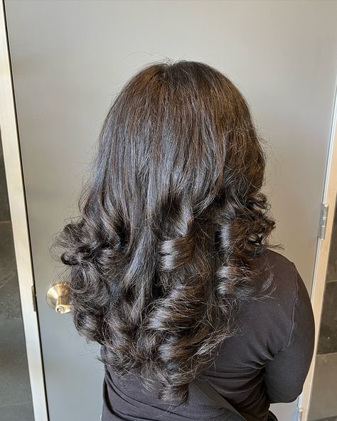 BIG SUMMER BLOWOUT (hair) Did a blowout on my pretty client to get her weekend started 😍 #hair #hairstylist #blowoutstyles #paulmitchell #hairsalon #hairtutorial #curlyhair #blondehair #haireducation #hairtransformation Big Summer Blowout, A Blowout, Blowout Hair, Paul Mitchell, Hair Transformation, Blow Dry, Hair Tutorial, Hair Inspo, Hair Salon