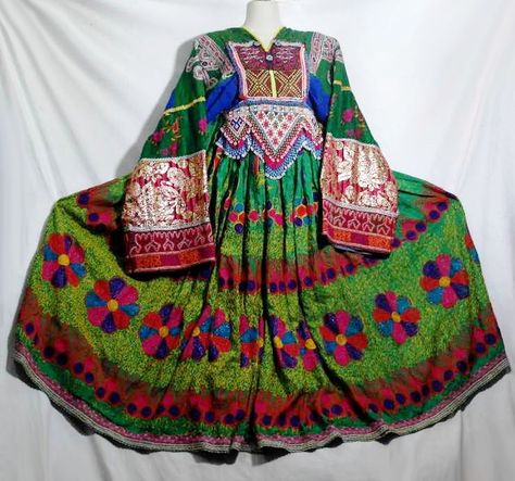 Afghani Embroidery, Afghani Culture, Afghanistan Dress, Fancy Maxi Dress, Cultural Clothes, Afghani Dresses, Afghan Style, Afghani Clothes, History Bounding