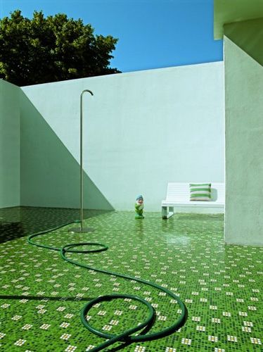 A lovely outdoor lanai using Bisazza mosaics in a whimsical daisy pattern! Daisy Mosaic Tile, Bisazza Mosaic, Daisy Mosaic, Hexagon Tile Pattern, Custom Tile Design, Custom Mosaic Tile, Decorating Rooms, Japanese Lamps, Mosaic Tile Designs