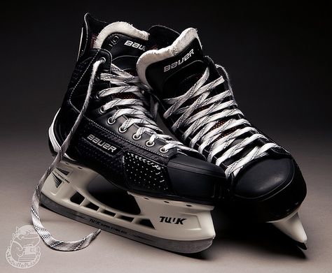 Love getting to ice-skate, should learn how to ice-skate properly... Maybe even try ice-hockey :) Product Lighting, Hockey Shoes, Hockey Skates, Visual Research, Hockey Boys, Hockey Equipment, Gradient Background, Hockey Team, Hockey Teams