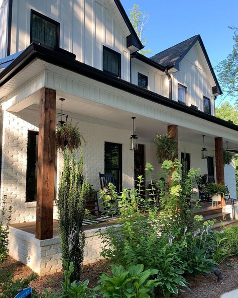 NC Modern Farmhouse Design on Instagram: “That morning glow.⁣ ☀️ ⁣ I love capturing the sun on the front of the house early in the day, it is so beautiful! On the agenda today is…” House Front Porch, Porch Remodel, Farmhouse Front Porches, Brick Exterior House, Gorgeous Houses, Modern Farmhouse Design, Farmhouse Front, Casa Exterior, Modern Farmhouse Exterior