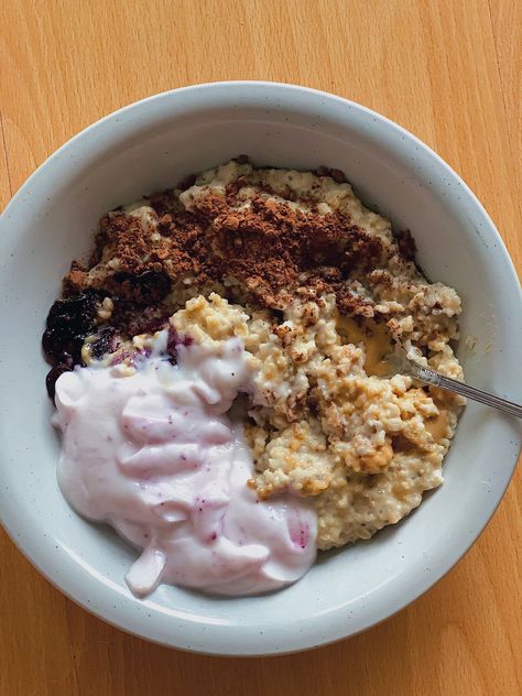 oats, oatmeal, breakfast, blueberry yoghurt, peanut butter, cocoa Yogurt Oatmeal, Yogurt Oat Bowl, Yoghurt Oatmeal, Blueberries And Cream Oatmeal, Peanut Butter Overnight Oats With Yogurt, Oats And Berries, Oatmeal Porridge, Oatmeal With Fruit, Oats Breakfast