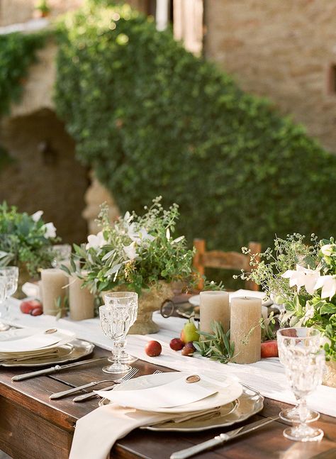 Table Setting Wedding Simple, French Tablescapes, Tuscan Tablescape, Tuscan Wedding Theme, French Table Setting, Wedding Table Set, Tuscan Inspired Wedding, Summer Wedding Inspiration, Engagement Dinner