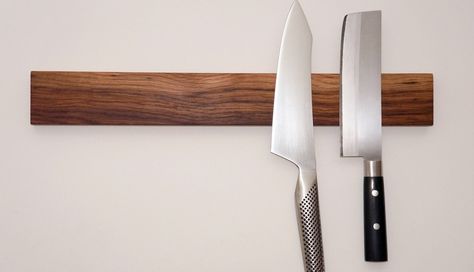 Magnetic Knife Rack, Magnetic Knife Blocks, Magnetic Knife Holder, Rustic Country Kitchens, Diy Knife, Country Kitchen Designs, Wooden Knife, Knife Rack, Wood Knife