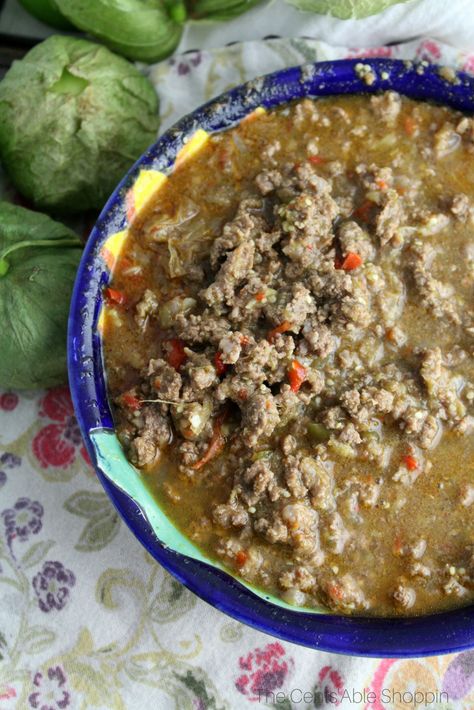 A bold combination of ground beef and tomatillos in a spicy broth that is delicious in tacos, nachos or cilantro rice. Instant Pot Ground Beef, Tomatillo Recipes, Green Chili Stew, Spicy Broth, Beef Recipe Instant Pot, Tomatillo Sauce, Cilantro Rice, Soup With Ground Beef, Xmas Eve