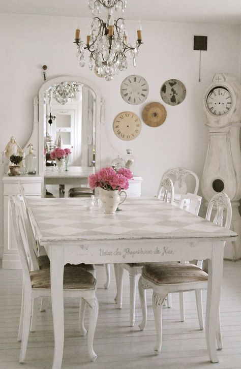 Rustic Chic Dining Room, Shabby Chic Decorating, Muebles Shabby Chic, Shabby Chic Dining Room, Chic Dining Room, Shabby Chic Dining, Decoration Shabby, Estilo Shabby Chic, Chic Interior Design