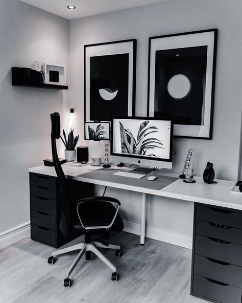 Minimalist Setup, Workspace Setup, Games Room Inspiration, Small Game Rooms, Desk Setups, Minimalist Desk, Bedroom Setup, Gaming Room Setup, Living Alone