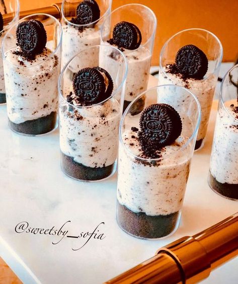 Oreo Shooters, Oreo Cheesecake Shooters, Shooters Recipes, Cake Tricks, Dessert Shooters Recipes, Cheesecake Shooters, Shooter Recipes, Dessert Shooters, Oreo Cheesecake