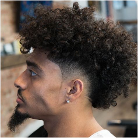 Curly Mohawk Hairstyles, Burst Fade Mohawk, Types Of Fade Haircut, Curly Afro Hair, Mohawk Haircut, Mohawk Hairstyles Men, Curly Mohawk, Curly Hair Fade, Mohawk Styles