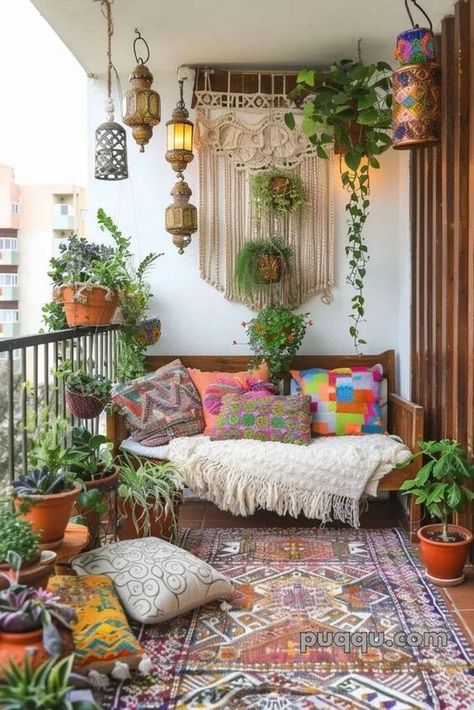 Eclectic Interior Design Vintage, Locker Decorations, Fall Living Room Decor, Eclectic Interior Design, Whimsical Home, Apartment Aesthetic, Indian Decor, Balcony Design, Balcony Ideas