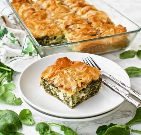 Spanakopita (Greek Spinach Pie) - Yummy Noises Greek Pastry, Spanakopita Recipe, Lebanese Garlic Sauce, Greek Spinach, Greek Spinach Pie, Greek Pastries, Crepe Suzette, Spinach Pie, Top Chicken Recipes