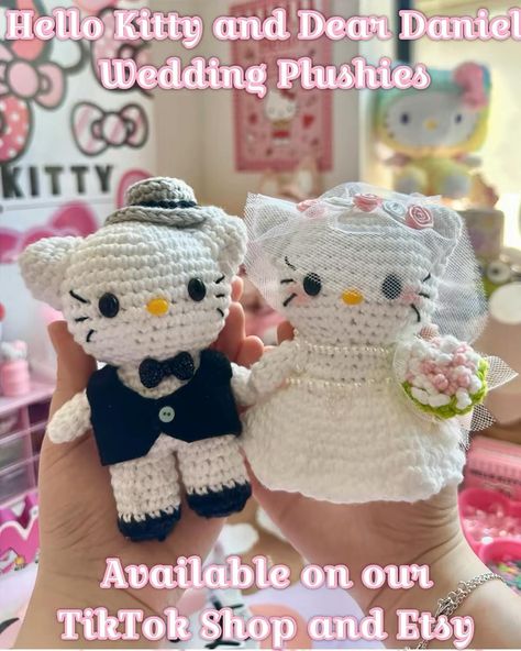 SOLD Dear Daniel and Hello Kitty wedding plushies! 💐🩷 will be available back soon on our Etsy and TikTokShop! 🥳🎀 follow for more Sanrio crochet plushies! 🎀 #hellokitty #hellokittycore #hellokittycrochet #hellokittycrochetdoll #crochet #crochetdoll #crochetbride #deardaniel #crochetlove #crochetersofinstagram #crochetbag #crochetinspiration #crochetlover #crochetpattern #patternrealease #crochetpattern #pattern Hello Kitty And Dear Daniel Wedding, Hello Kitty Crochet Bouquet, Wedding Plushies, Daniel And Hello Kitty, Crochet For Boyfriend, Hello Kitty Crochet Keychain Pattern, Crochet Hello Kitty And Friends, Crochet Plushies Hello Kitty, Plushies Big