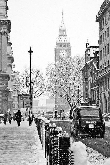 London In Winter, London Snow, Winter London, London Wallpaper, Aesthetic London, Snow Images, Snow Pictures, Winter City, London Aesthetic