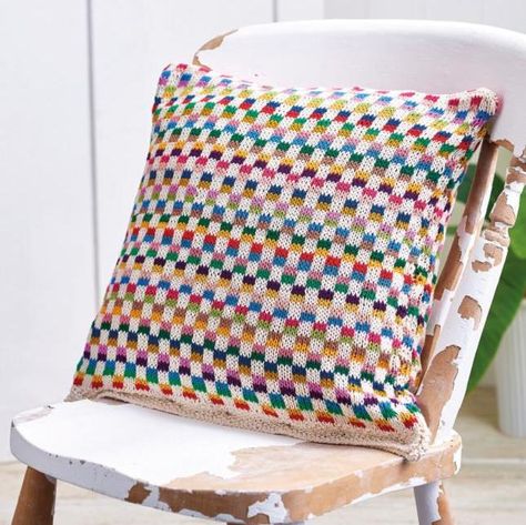 Knitted Cushion Covers Free Pattern, Knitted Cushion Covers Free Pattern Easy, Knit Cushion Cover Pattern Free, Chunky Knit Cushion Pattern Free, Knit Pillow Cover Pattern, Knit Cushion Cover, Knitted Scatter Cushions, Knit Fair Isle, Knitted Cushion Covers