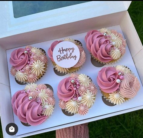 Cupcakes Decoration Anniversary, Cupcakes For Birthday Woman, Cupcakes For Women Birthday, 19th Birthday Cupcakes Ideas, Cupcakes For Moms Birthday, Pink Pumpkin Cupcakes, Pastel Cupcake Ideas, 60th Cupcakes For Ladies, 40 Birthday Cupcakes