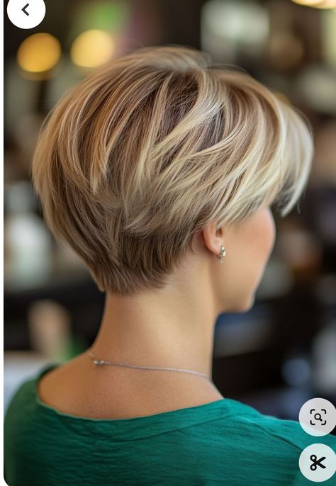 Short Hair Back View, Short Stacked Hair, Short Hair Pixie, Wedge Haircut, Short Hair Back, Stacked Hair, Chic Short Hair, Short Silver Hair, Short Hair Images