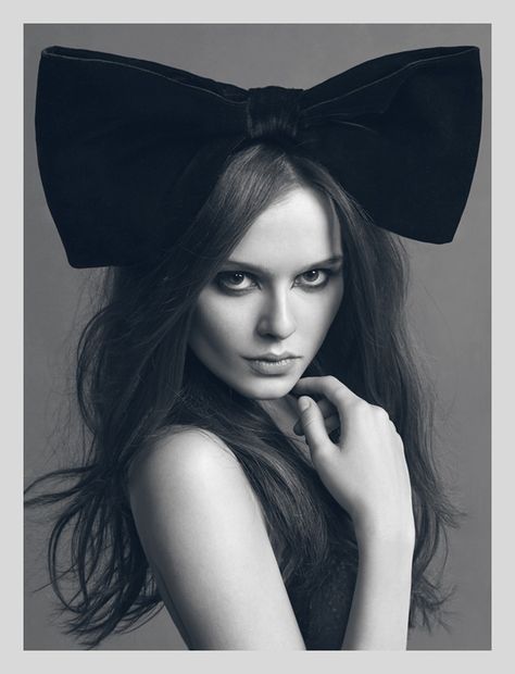 Big Bow Headband, Bow Headbands, Minnie Mouse Bow, Big Bow, Big Bows, 인물 사진, Black Bow, Beautiful Fashion, A Black