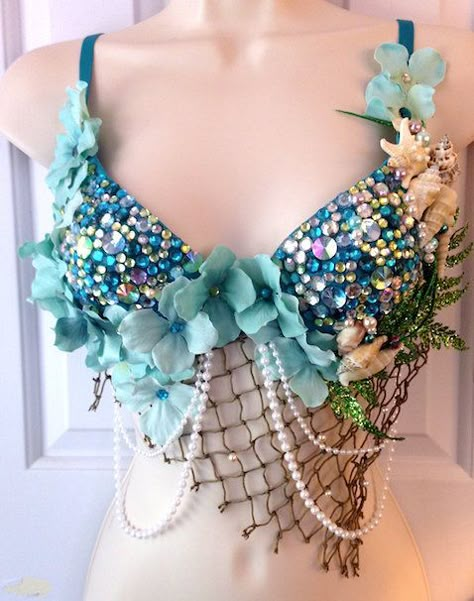 Mermaid top - Imgur Mermaid Bras, Mermaid Outfits, Halloween Mermaid, Rave Bras, Edm Music Festivals, Mermaid Costumes, Halloweenský Makeup, Shell Bra, Mermaid Parade