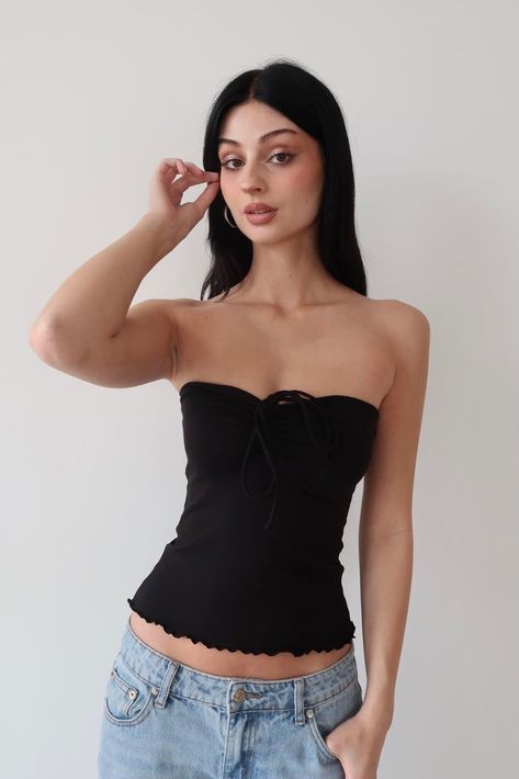 XS Black Nani Top#blackdress #straplessdress #musthave #shopnow #eveninggown #cocktaildress Black Dress Style, Black Tube Tops, Women Summer Fashion, Black Halter Top, Corset Style Tops, Black Strapless Dress, Summer Soiree, Formal Dresses Short, Top For Women