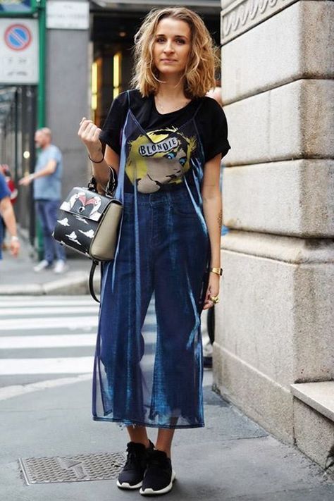 Check out these trendy outfit combos! #graphictee Dress Over Jeans, Walking Down The Street, Looks Street Style, Winter Trends, Outfit Combinations, Agra, Looks Style, Mode Inspiration, Bella Hadid