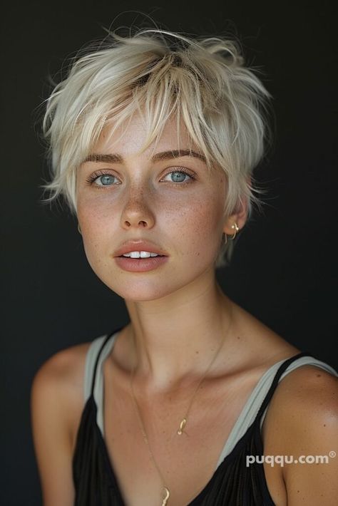 very-short-haircuts-women-33 Pixie Haircut Platinum Blonde, Dark Blonde Pixie, Ladies Short Hairstyles, Woman Haircut, Short Summer Haircuts, Super Short Haircuts, Crop Haircut, Crop Hair, Very Short Haircuts