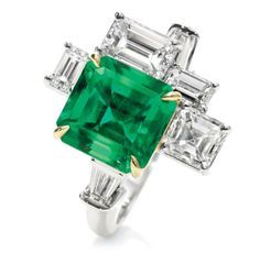 Central Park by Harry Winston, Emerald and Diamond Five Stone Ring, Emerald-cut emerald of 3,77 carats, 6 emerald-cut and tapered baguette diamonds of 2.20 carats, 18k yellow gold and platinum setting.♥♥ Harry Winston Ring, Harry Winston Jewelry, Bijoux Art Deco, Sparkle Gift, Harry Winston, Bling Rings, Emerald Jewelry, High Jewelry, Jewelry Lover