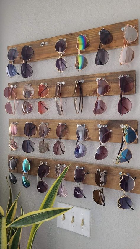 Diy Sunglasses Holder, Sunglasses Storage Diy, Vintage Store Ideas, Wall Hat Racks, Diy Sunglasses, Wall Hats, Sunglasses Organizer, Sunglasses Storage, Closet Remodel