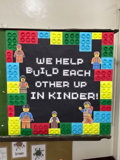 Lego School Theme Bulletin Boards, Roblox Bulletin Board Ideas, Block Center Bulletin Board, Roblox Classroom Theme, Lego Classroom Theme Bulletin Boards, Lego Themed Bulletin Boards, Kinder Bulletin Board Ideas, Roblox Bulletin Board, Lego Vbs Decorations