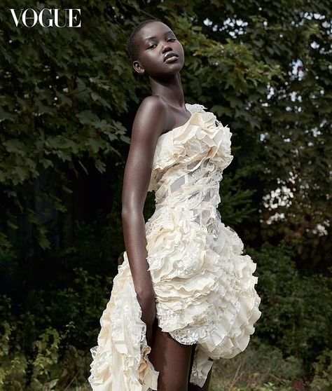 Adut Akech, Magazine Vogue, Alexander Mcqueen Dresses, Model Inspo, Model Aesthetic, Vogue Australia, Black Women Fashion, Vogue Magazine, A Magazine