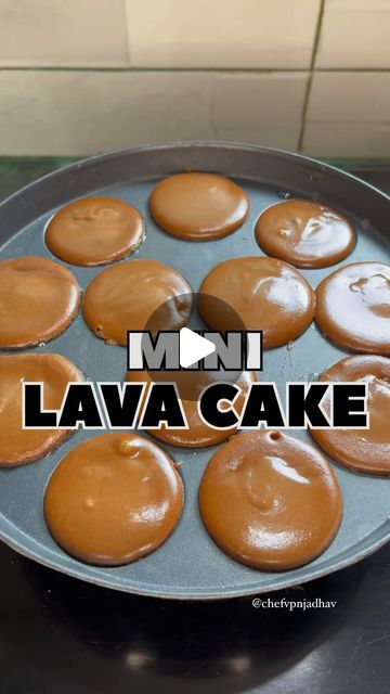 Mini Lava Cake Recipe, Bourbon Cake Recipe, Bourbon Cake, Lava Cake Recipes, Dairy Milk Chocolate, Chocolate Lava, Lava Cake, Lava Cakes, Chef Life