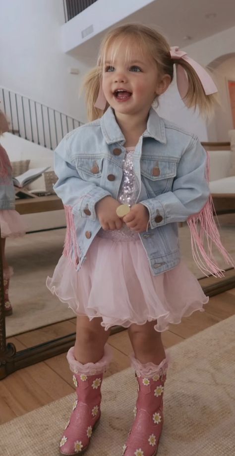 Little Girly Girl Aesthetic, Kid Aesthetic Girl, Cute Disneyland Outfits, Outfits For Disneyland, Disneyland Fits, Disneyland Outfit Ideas, Halloween Vacation, Cute Toddler Outfits, Cute Toddler Girl