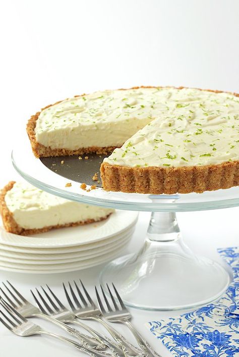 Elegant Easter Desserts, Key Lime Tarts, Almond Shortbread, Lime Tart, Tart Filling, Lime Recipes, Easter Desserts, Shortbread Crust, Coconut Almond