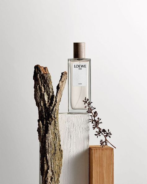 Loewe Product Photography, Loewe Fragrance, Loewe Perfume Photography, Loewe Perfume, Luxury Product Photography, Perfume Product Photography, Candle Photography Inspiration, Indian Sandalwood, Fragrance Photography