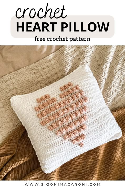 Crochet Heart Pillow Pattern: Free Pattern for Valentines Day via @sigonimacaronii Crochet Heart Pillow Pattern, Heart Pillow Pattern, Crochet Heart Pillow, Small Throw Pillows, Crochet Washcloth Pattern, Fun Throw Pillows, Pillow Covers Pattern, Heart Crochet, Valentines Pillows