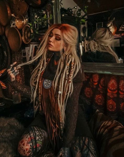 Half Dreaded Hair Blonde, Witch House Fashion, Edgy Hairdresser Outfit, Blonde Half Dreads, Half Hair Dreadlocks, Half Head Dreads Hairstyles, Partial Synthetic Dreads, Viking Braids Female Long Hair, Half Dreaded Hair Short