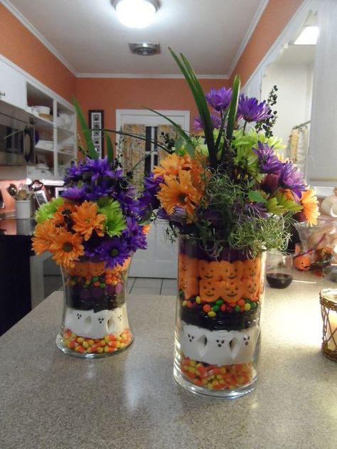 Awesome Halloween floral decor idea Halloween Floral Arrangements, October Baby Showers, Halloween Gender Reveal, Hocus Pocus Party, Halloween Baby Shower Theme, October Baby, Halloween Floral, Halloween Flowers, Halloween Centerpiece