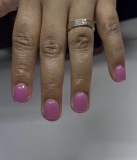 Short Polished Nails, Short Real Nails Manicures, Overlay Nails Black Women, Short Nail Overlay Ideas, Short Overlay Nails, Colorful Tattoos For Black Women, Gel Overlay Nails, Shirt Nails, Natural Nails Manicure